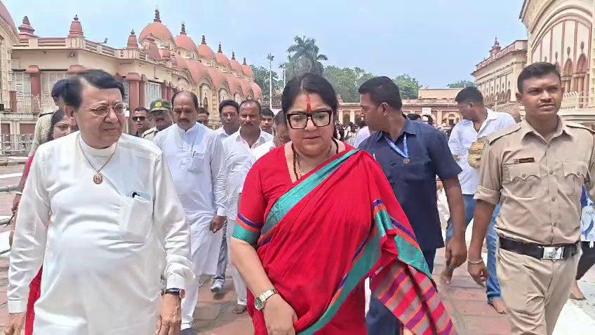 मोदी के जन्मदिन पर दक्षिणेश्वर मंदिर में पूजा, 10,000 दीप जलाने की पहल
